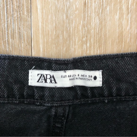 Zara The 90s Full Length High Rise Black Raw Hem Jeans - Picture 5 of 8